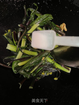 猪油炒红菜苔的做法步骤：6