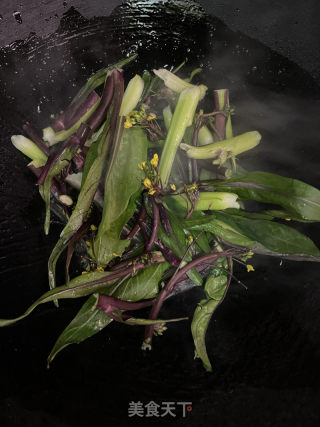 猪油炒红菜苔的做法步骤：4