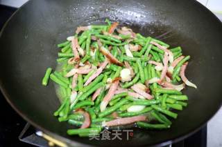 腊肉炒豇豆的做法步骤：8