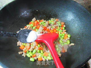 肉末胡萝卜炒毛豆的做法步骤：11