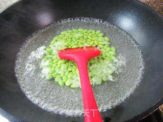 肉末胡萝卜炒毛豆的做法步骤：3