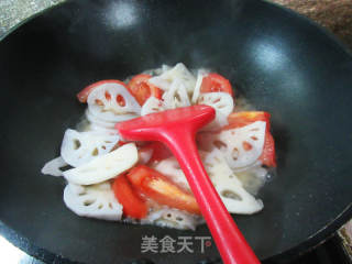 番茄炒莲藕的做法步骤：4