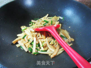 牛肚炒冬笋的做法步骤：9