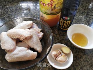 蜂蜜鸡翅的做法步骤：1