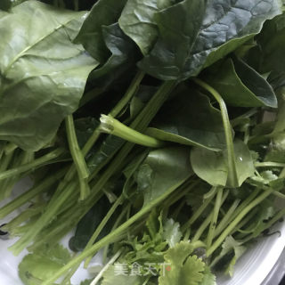 菠菜鸡蛋酸汤面的做法步骤：2