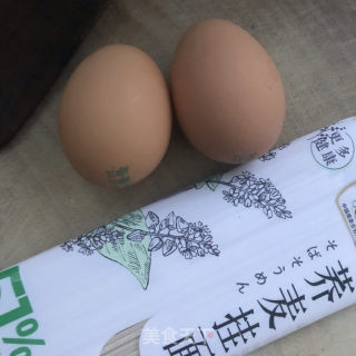 菠菜鸡蛋酸汤面的做法步骤：1