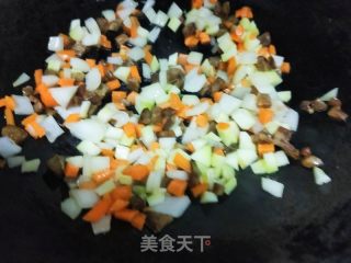 腊肠鸡蛋炒饭的做法步骤：5