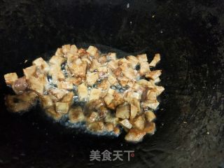 腊肠鸡蛋炒饭的做法步骤：4