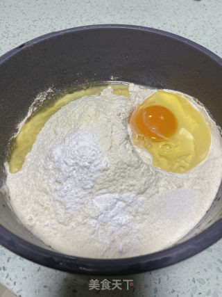 香酥油条的做法步骤：1