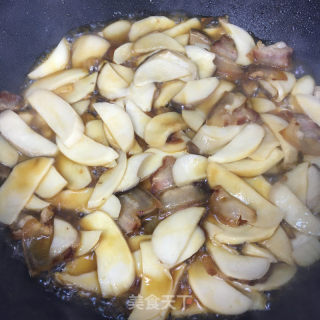 腊肉炒青椒杏鲍菇的做法步骤：6
