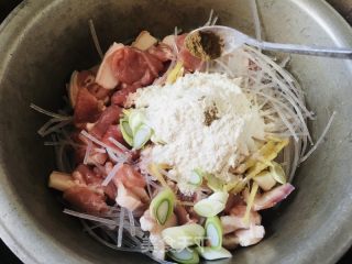 农家蒸肉的做法步骤：3