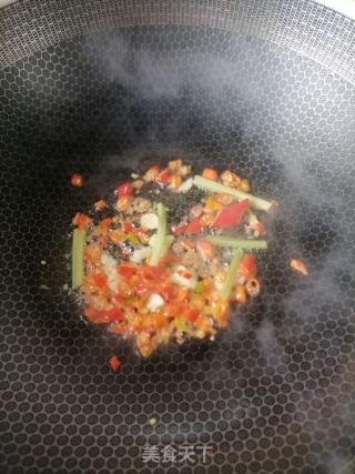 芹菜炒牛肉的做法步骤：5