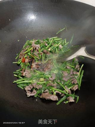 鸭胗炒韭菜的做法步骤：7