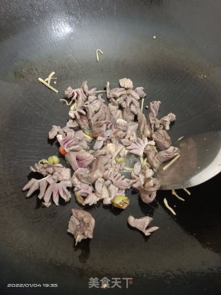 鸭胗炒韭菜的做法步骤：4
