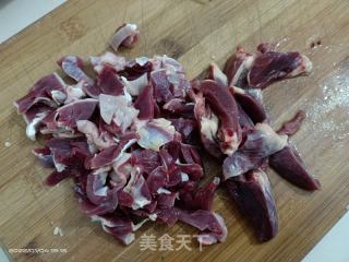鸭胗炒韭菜的做法步骤：2