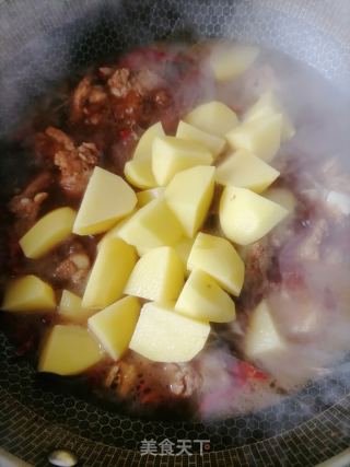 土豆烧排骨的做法步骤：7