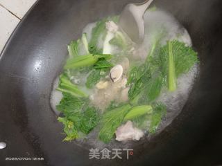 芥菜瘦肉螺汤的做法步骤：4