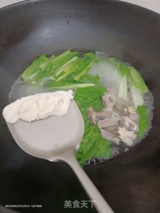 芥菜瘦肉螺汤的做法步骤：3