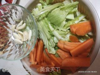 蒜香茭白菜的做法步骤：1
