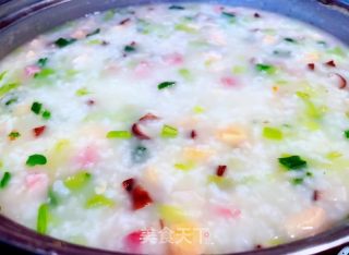 #腊味#腊肠三文鱼香菇青菜粥的做法步骤：13