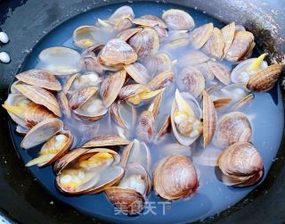 #腊味#腊肠三文鱼香菇青菜粥的做法步骤：4