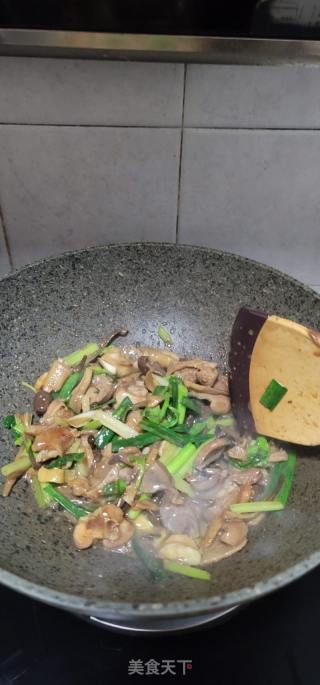 鹿茸菇焖鸡的做法步骤：10