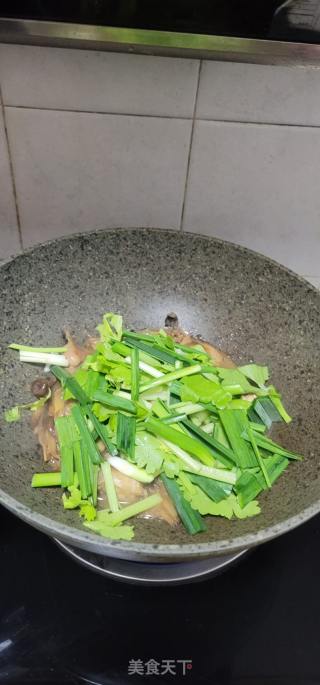 鹿茸菇焖鸡的做法步骤：9