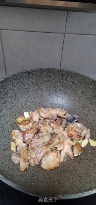 鹿茸菇焖鸡的做法步骤：4