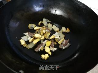 咸肉香芋萝卜煲的做法步骤：5