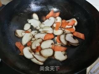香菇胡萝卜炒花菜的做法步骤：4