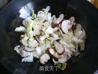 白菜香菇炖豆腐的做法步骤：3