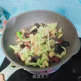 腊肉炒菜花的做法步骤：8