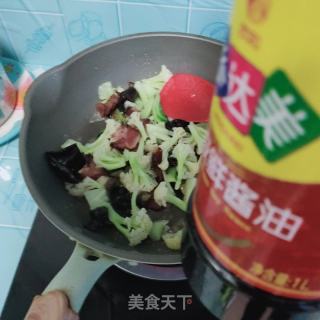 腊肉炒菜花的做法步骤：7