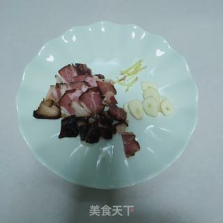 腊肉炒菜花的做法步骤：2