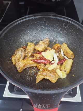排骨炖花菇的做法步骤：8