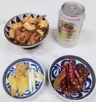 排骨炖花菇的做法步骤：3