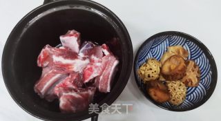 排骨炖花菇的做法步骤：2
