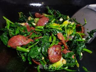 菠菜炒腊肠的做法步骤：4