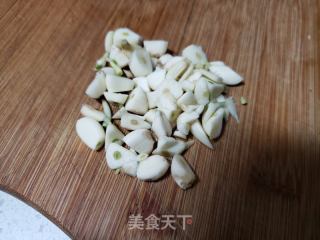菠菜炒腊肠的做法步骤：3