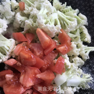 蒜苗番茄炒菜花的做法步骤：5