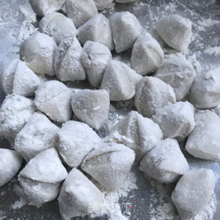 海参韭菜鲜肉水饺的做法步骤：8