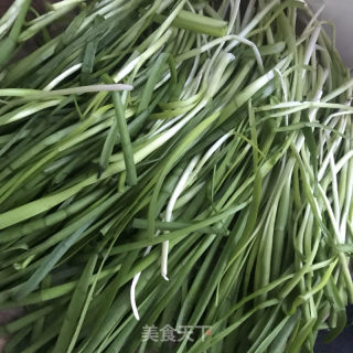 海参韭菜鲜肉水饺的做法步骤：1
