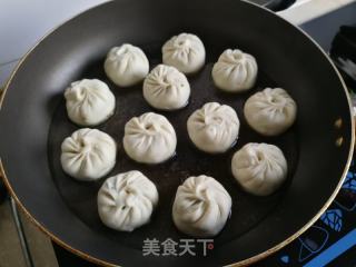 鲜肉荠菜莲藕生煎包的做法步骤：14