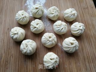 鲜肉荠菜莲藕生煎包的做法步骤：12