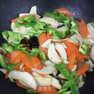 五花肉炒三色的做法步骤：10
