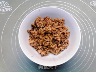 腊肉蘑菇雪花南瓜饼的做法步骤：3