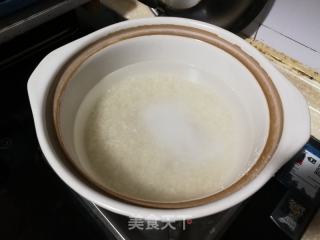 香蕉牛奶粥的做法步骤：2