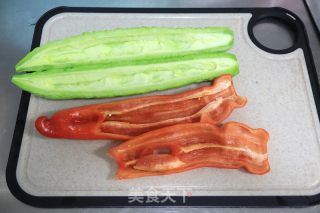 辣椒炒苦瓜的做法步骤：2