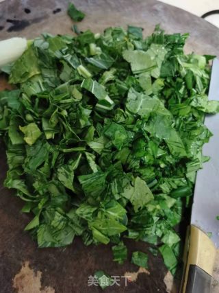 牛肉丸荷包蛋菜碎汤的做法步骤：2