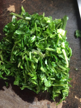 芹菜肉丸汤的做法步骤：3